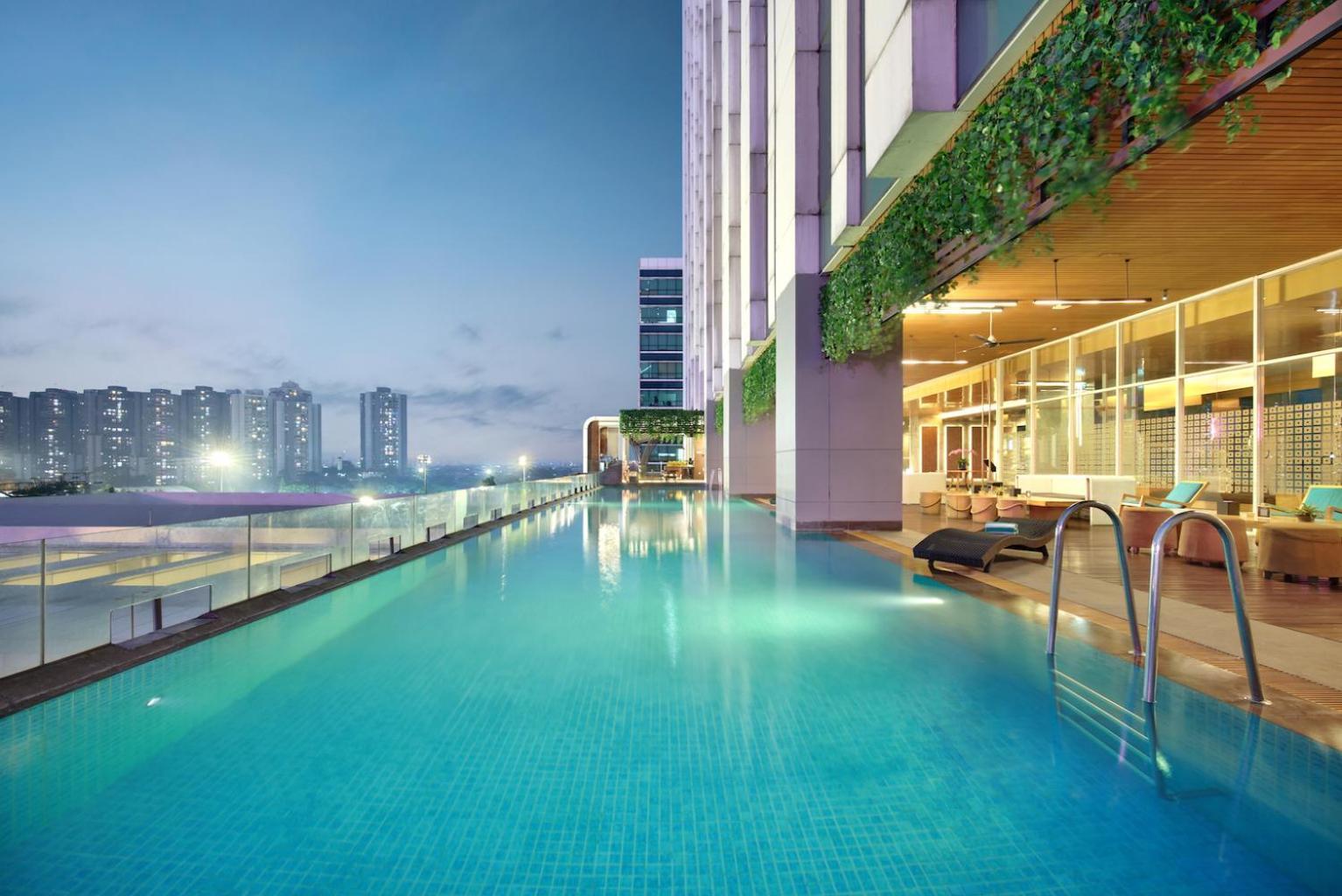 Js Luwansa Hotel & Convention Center Jakarta Exterior photo